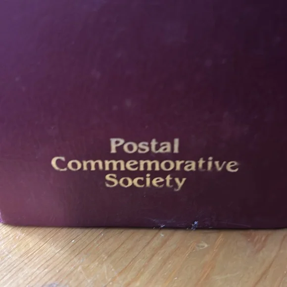 Vintage Golden Replicas of 1986 US Presidents Stamps Album - Picture 6 of 9